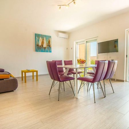 דראמליי Apartments Stella מראה חיצוני תמונה